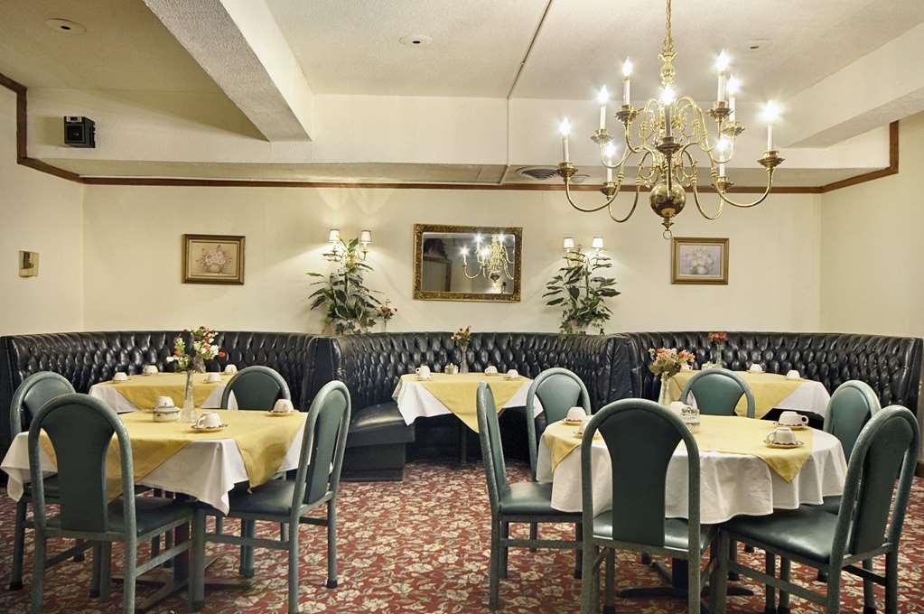 Ramadaby Wyndham Pittsburgh-New Stanton Hotel Restaurant photo