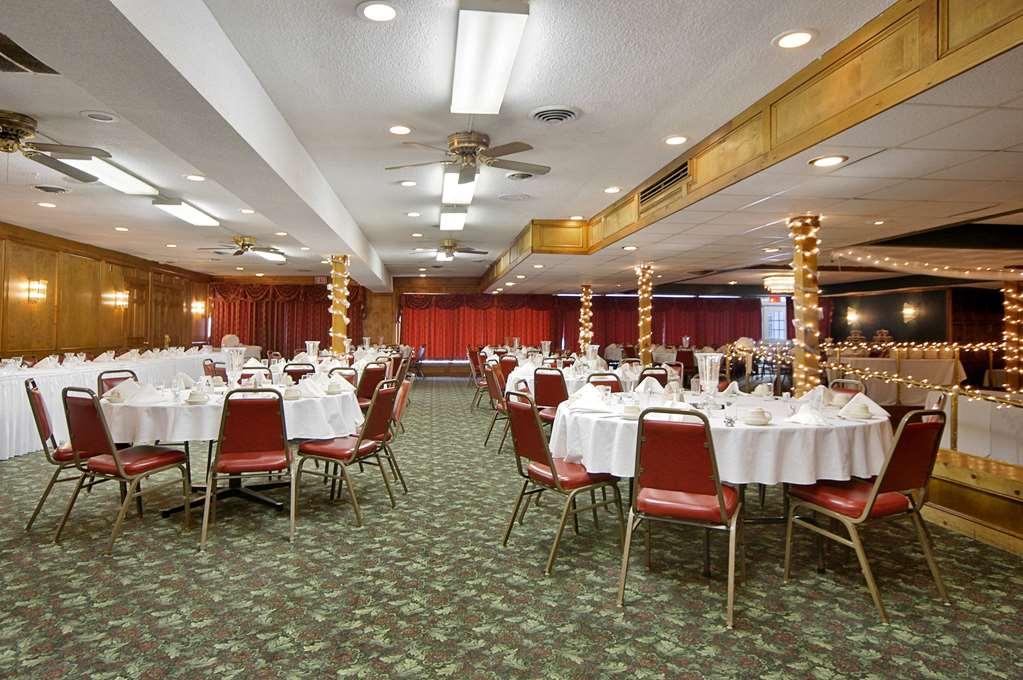 Ramadaby Wyndham Pittsburgh-New Stanton Hotel Facilities photo