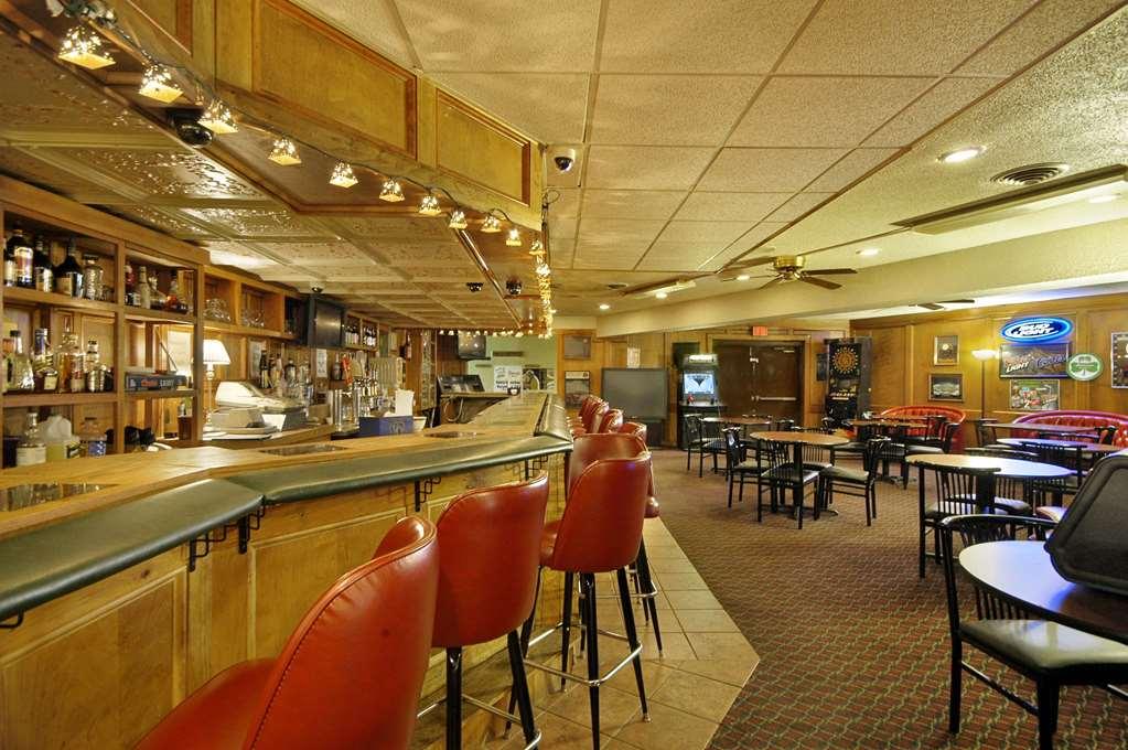 Ramadaby Wyndham Pittsburgh-New Stanton Hotel Restaurant photo